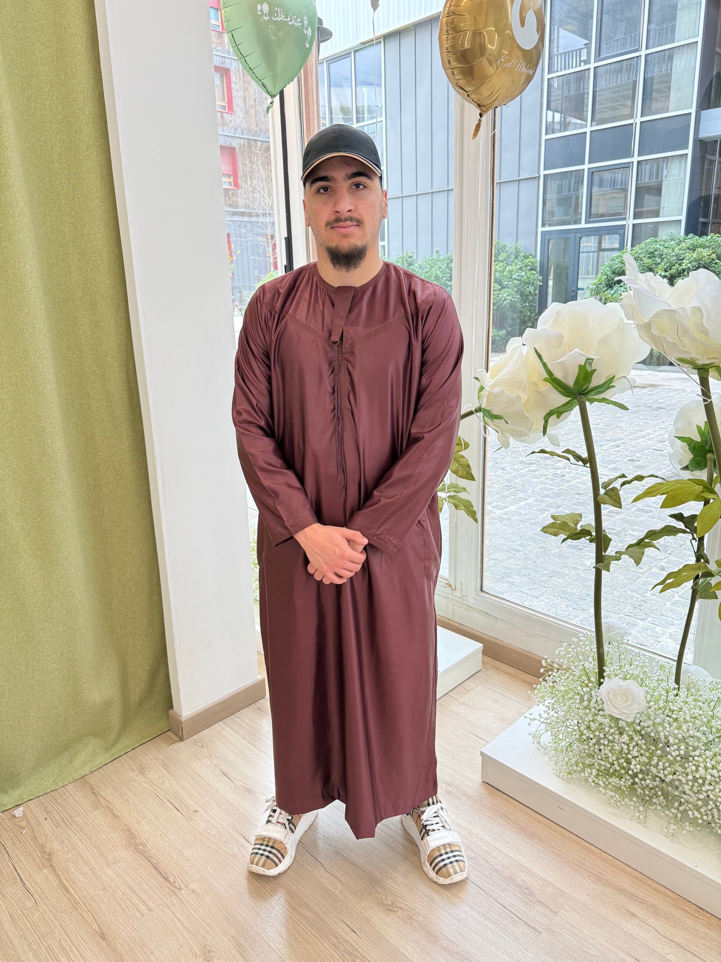 Qamis Emirati